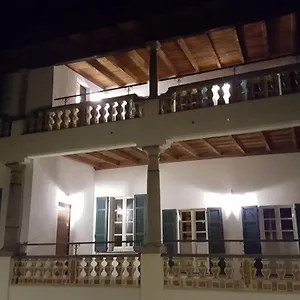 Appartement Maghetti - Modernized Flat In Historic Palazzo In The Center Of, Luino