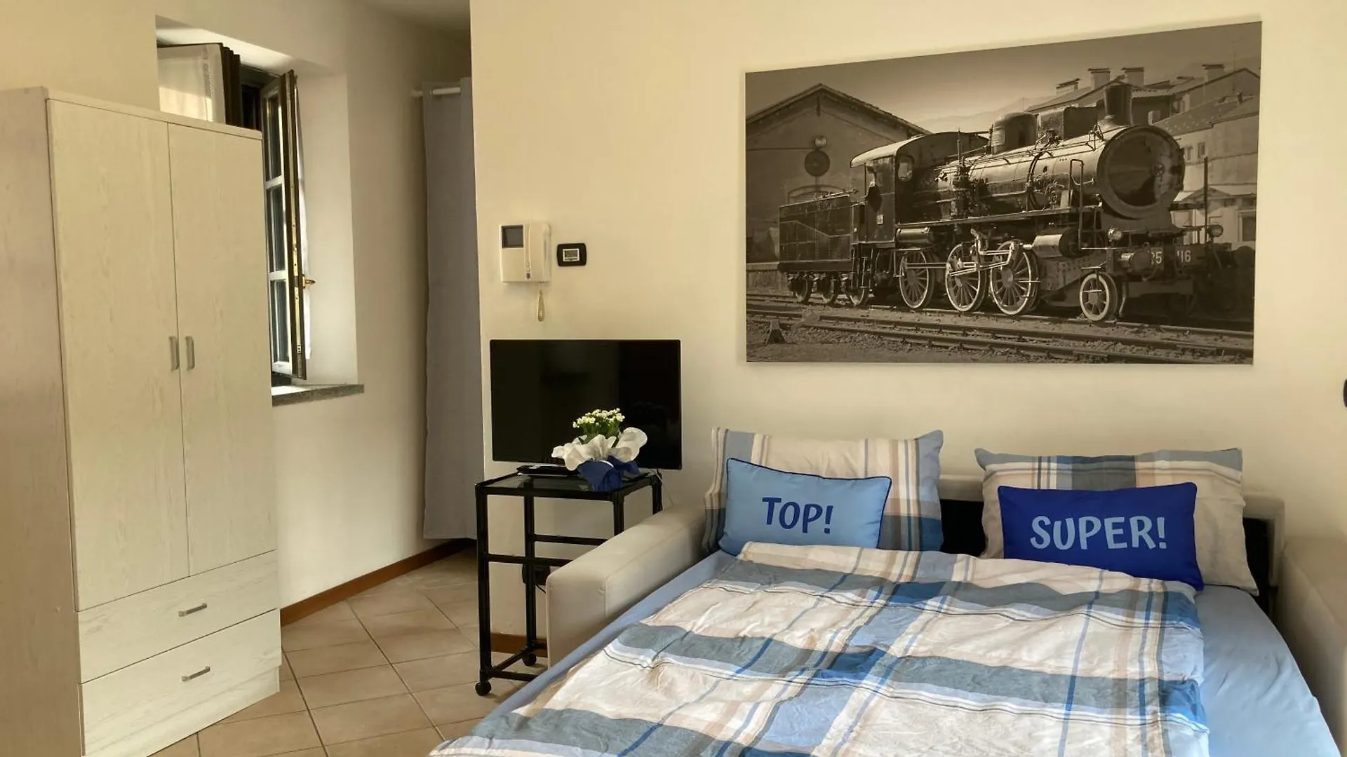 Porta 1 Apartment Luino Italy